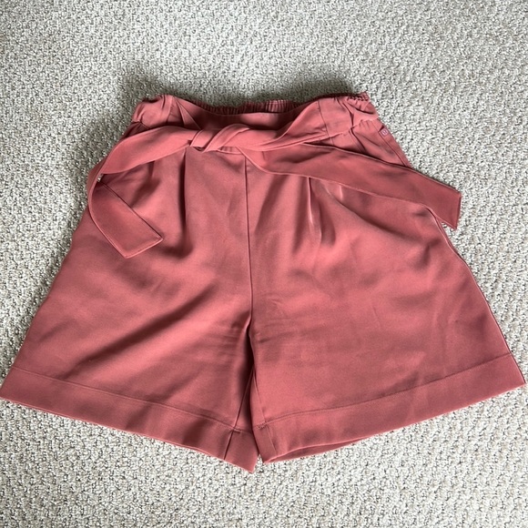Lululemon Noir Short 5.5" | Size 4 Rustic  Clay - Picture 4 of 7